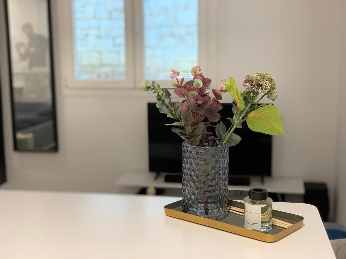 Renovated Apartment In Kifissia Center Near Metro G25 เอเธนส์ ภายนอก รูปภาพ